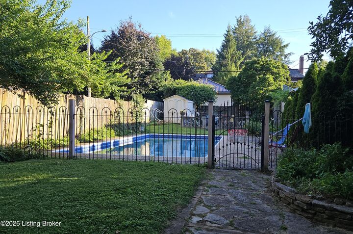 Property Photo:  1274 Everett Ave  KY 40204 