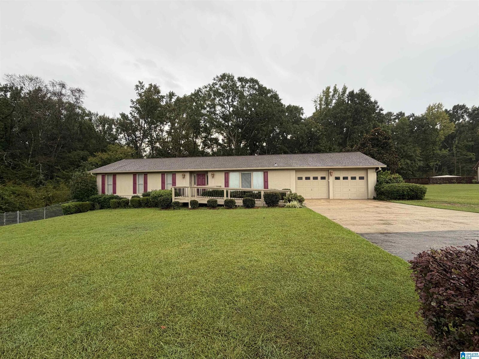 Property Photo: 187 Edgewood Drive AL 35044