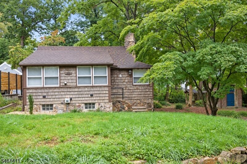 Property Photo:  5 Rockwood Trl  NJ 07405 