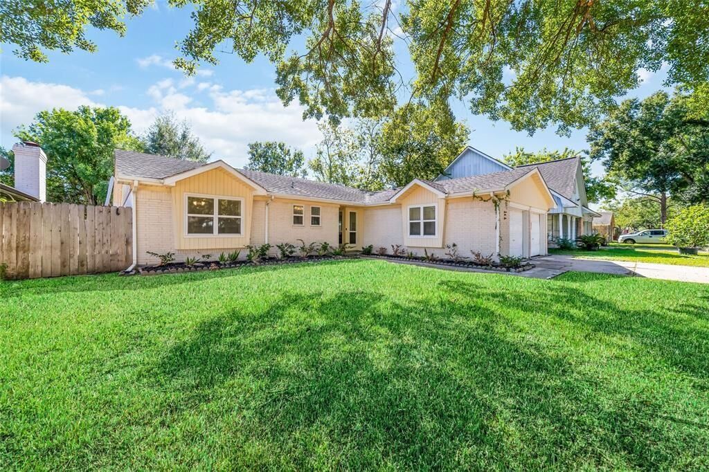 Property Photo: 11915 Sea Shore Drive TX 77072