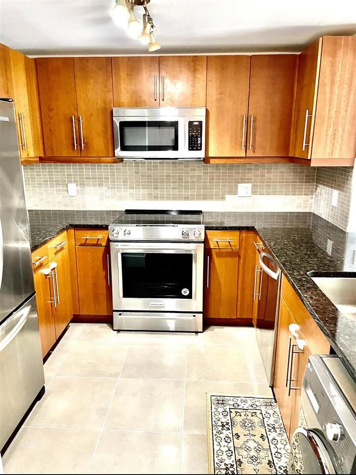 Property Photo:  88 Morgan St 2304  NJ 07302 