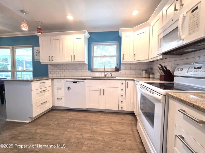 Property Photo: 4059 Ligonier Road FL 34608