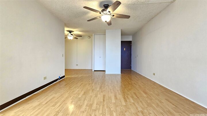 Property Photo:  2740 Kuilei Street 2204  HI 96826 