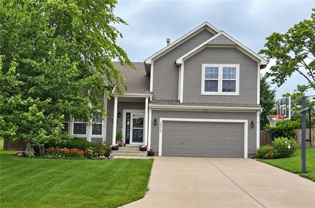 Property Photo: 13312 New Jersey Avenue KS 66109