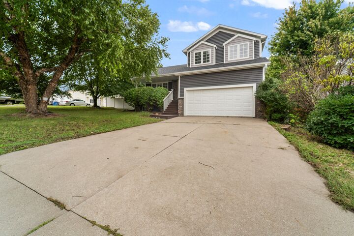 Property Photo: 3000 E Diehl Avenue IA 50320