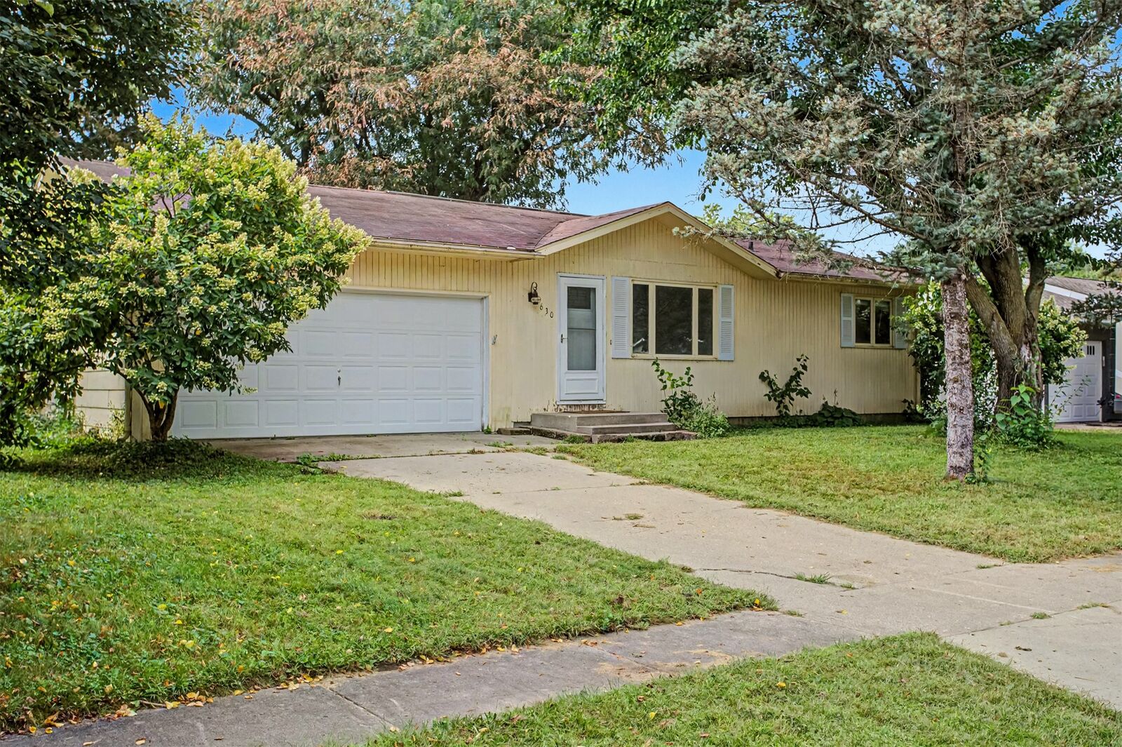 Property Photo: 630 Garden Road IA 50010