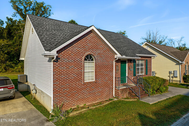 Property Photo: 322 Creekwalk Blvd TN 37863