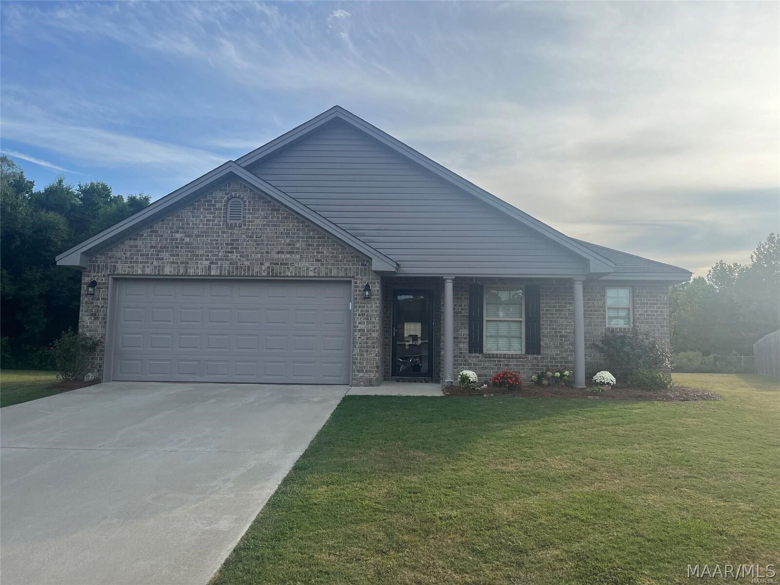 Property Photo:  20 Ivory Court  AL 36054 