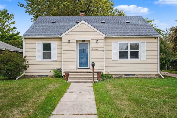 Property Photo: 705 S Hampton Street MI 48708
