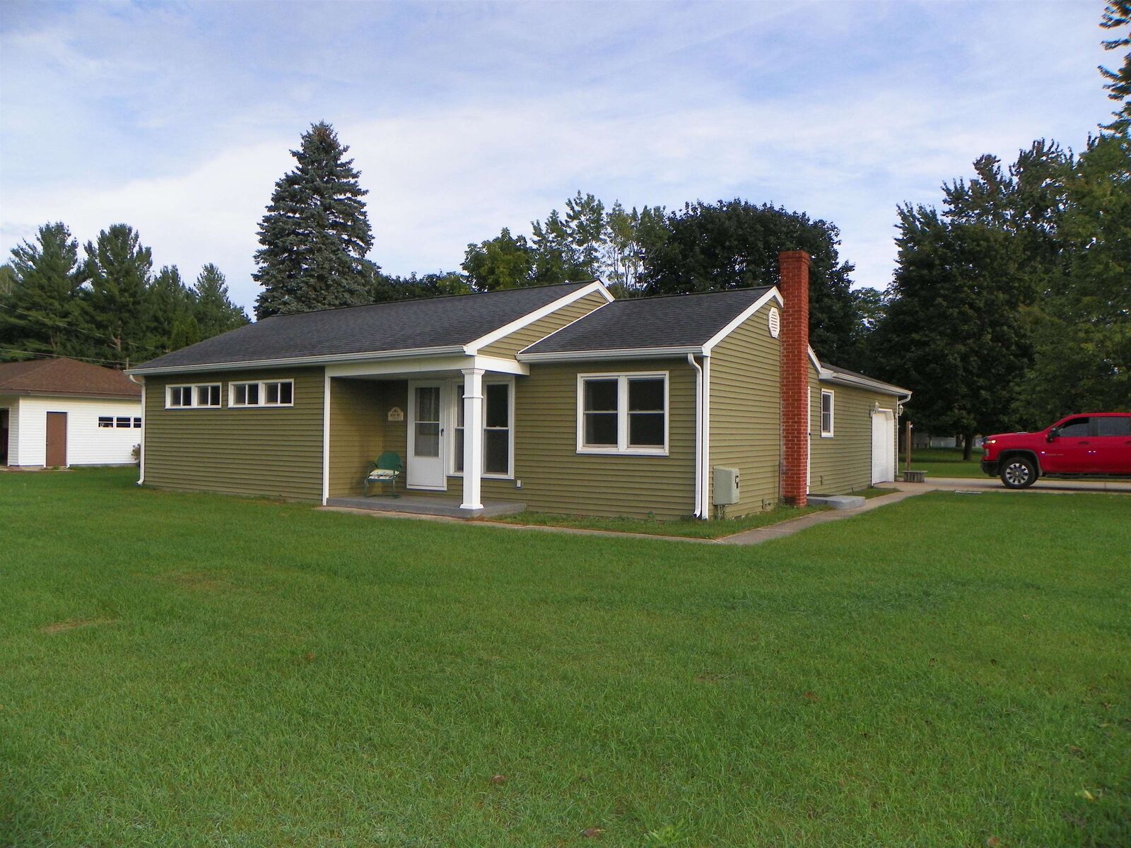 Property Photo: 800 W 3rd Street MI 48624