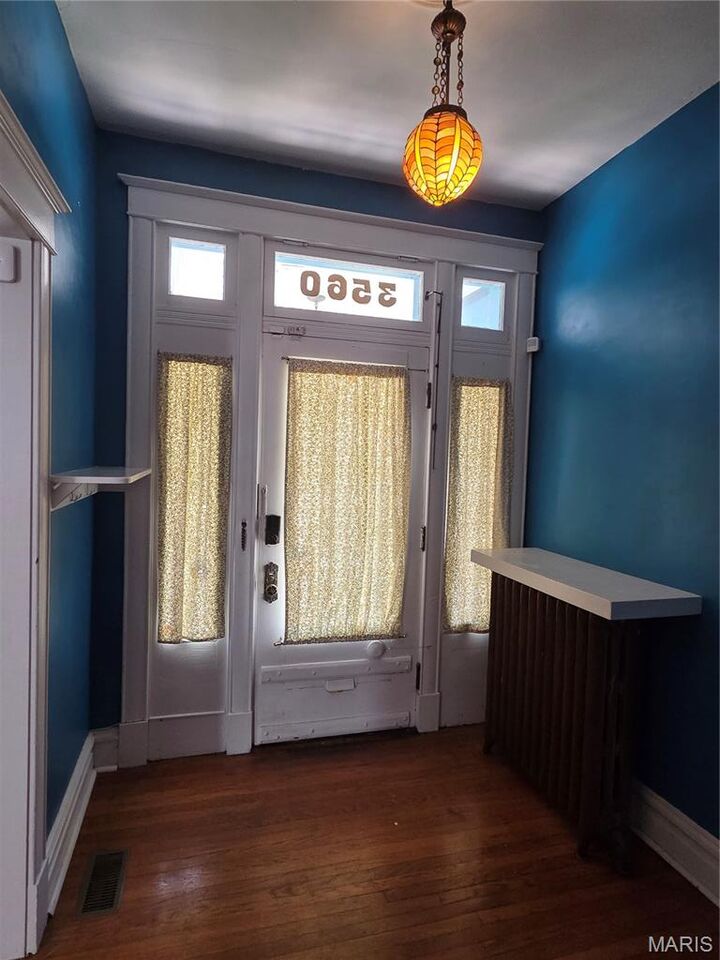 Property Photo:  3560 S Spring Avenue  MO 63116 