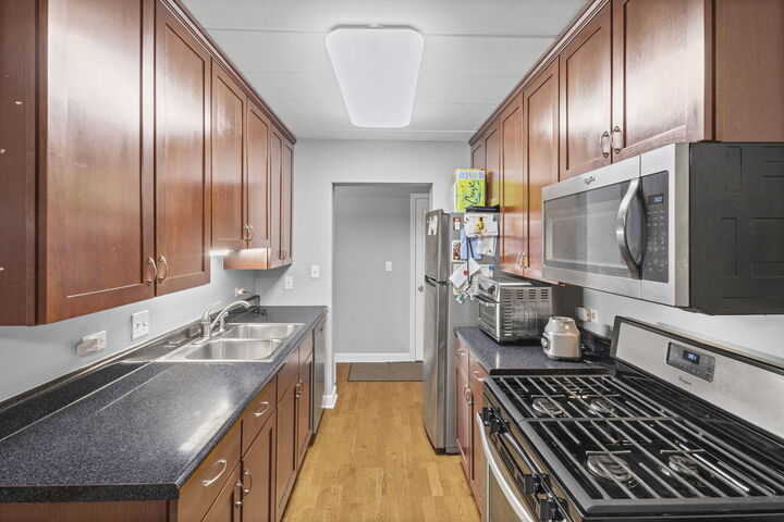 Property Photo: 1000 S Lorraine Road 110 IL 60189