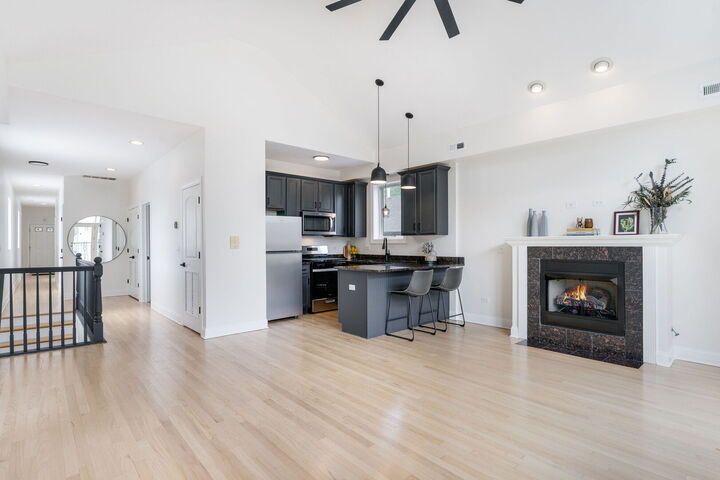 Property Photo: 6534 S Kimbark Avenue 3 IL 60637