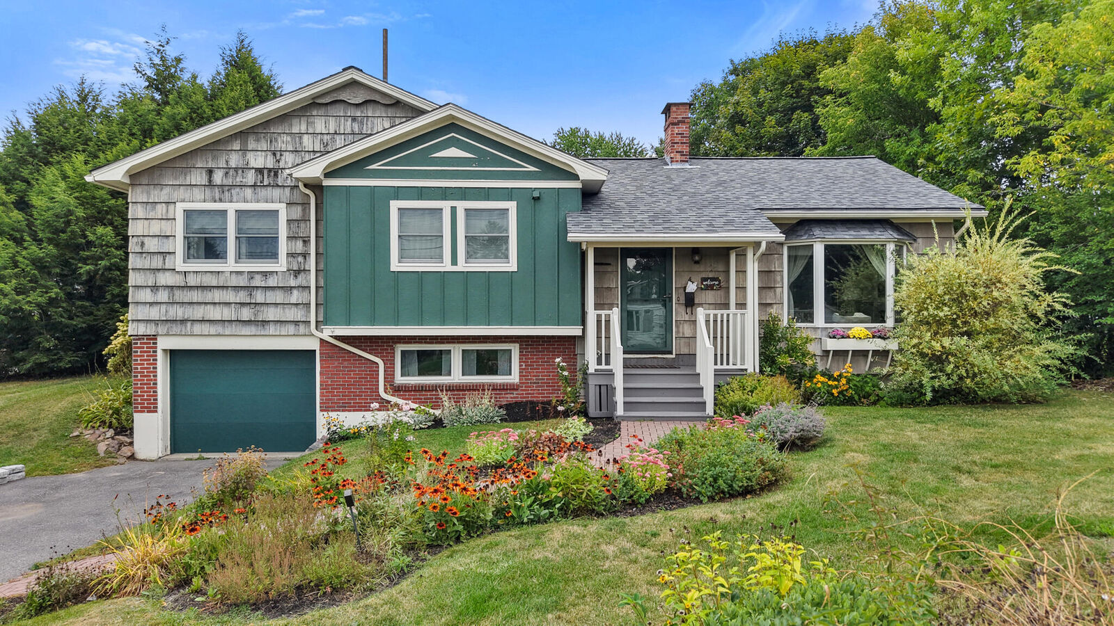 Property Photo:  4 Park Avenue W  ME 04412 