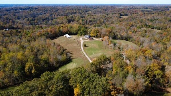Property Photo: 2753 Jarrell Ridge Rd TN 37043