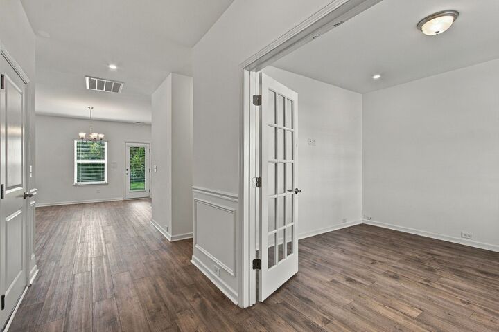 Property Photo: 497 Buddy Dr TN 38401