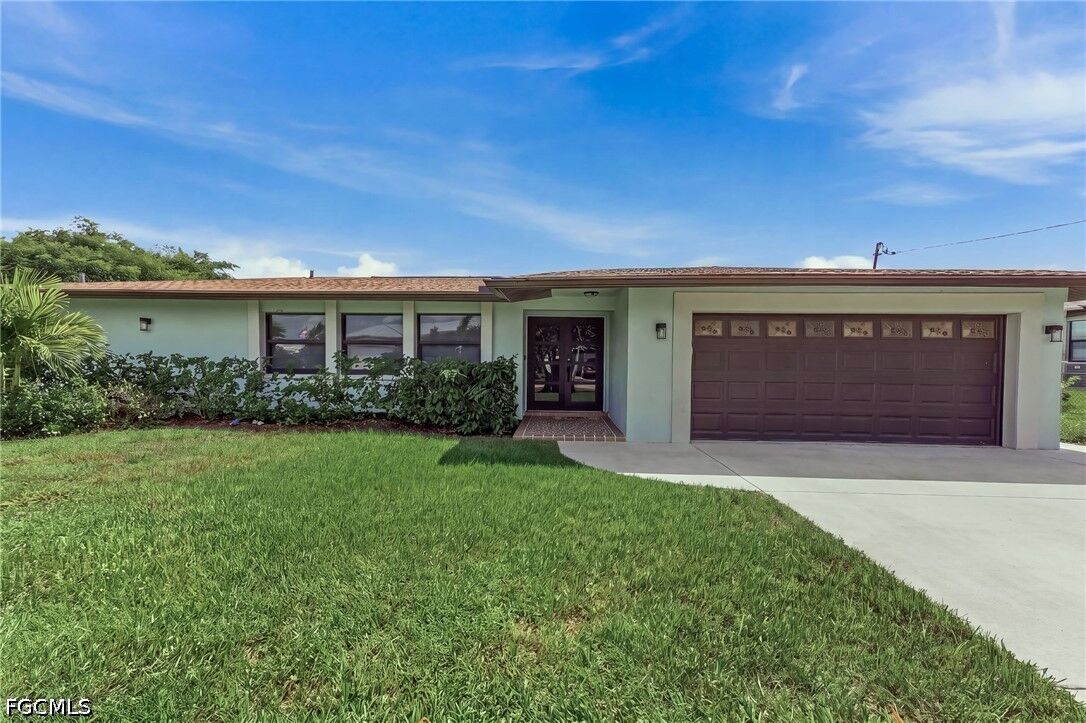 Property Photo:  1928 SE 15th Terrace  FL 33990 