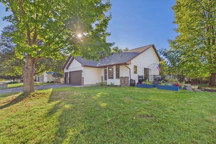 Property Photo:  7081 Upper 36th Street N  MN 55128 