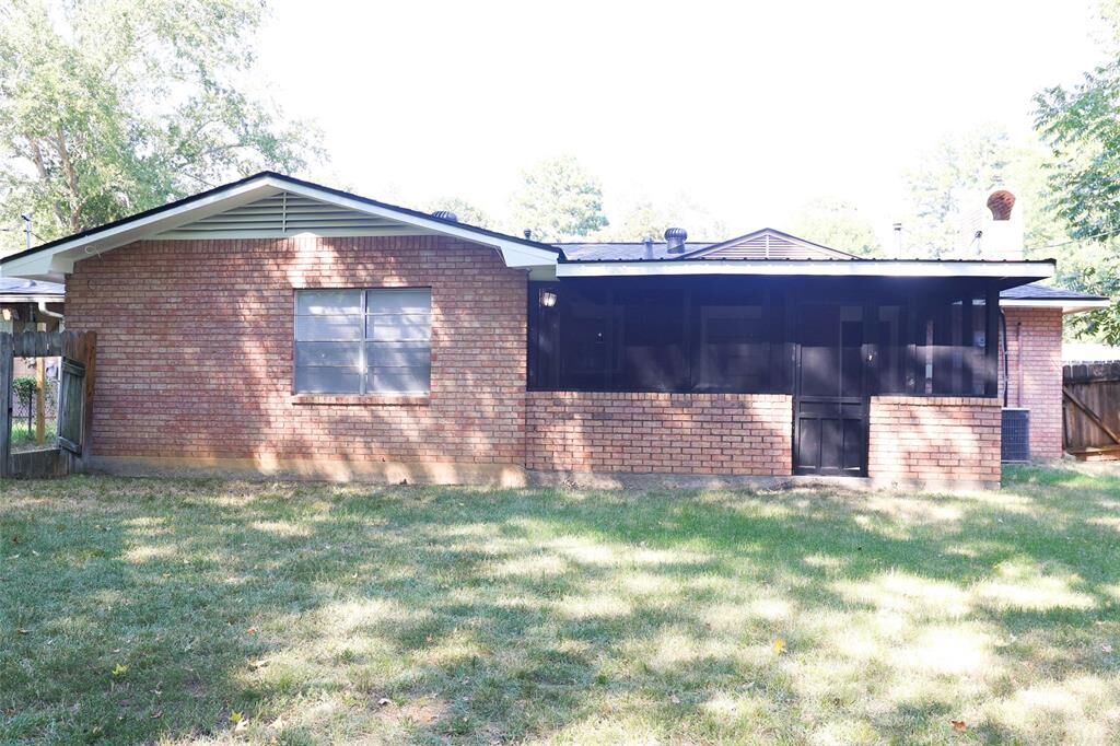 Property Photo: 1143 Southland Park Drive LA 71118