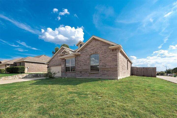 Property Photo:  215 Fred Lane  TX 75125 