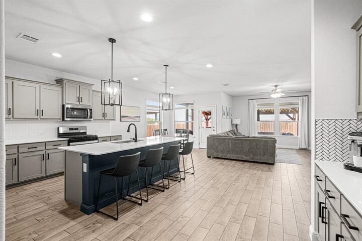 Property Photo:  112 Willow Street  TX 76078 