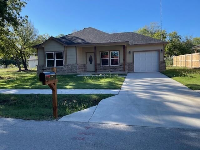 Property Photo:  1915 Morse Street  TX 75401 
