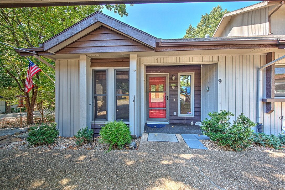Property Photo:  9 Everette Lane  AR 72714 