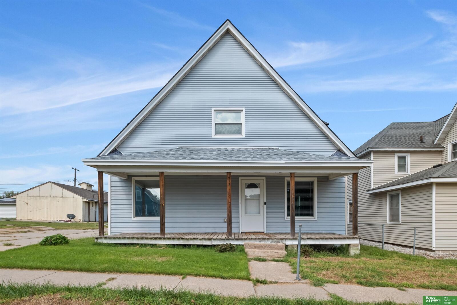 Property Photo:  412 2nd Street  NE 68405 