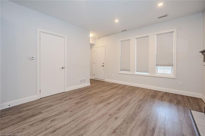 Property Photo:  74 Cathcart Street  ON L8R 1M5 