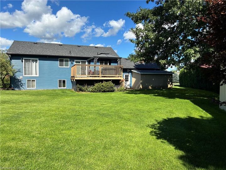 Property Photo:  4 Rosemarie Boulevard  ON N4B 2W4 