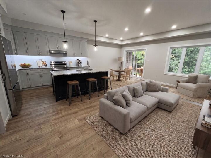 Property Photo:  350 O'Loane Avenue 36  ON N5A 0J2 