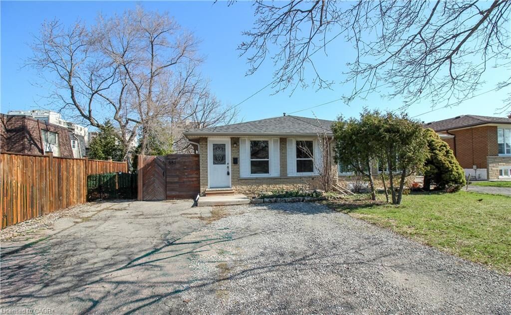 Property Photo:  881 Lawrence Road Upper Level  ON L8K 2A4 