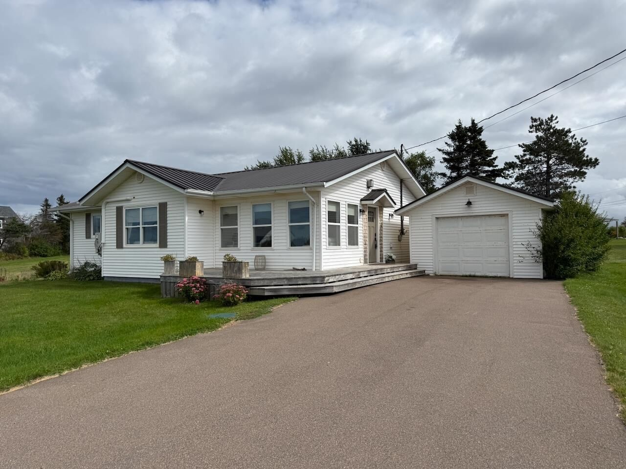 Property Photo:  3490 Bayshore Road  PE C0A 1P0 