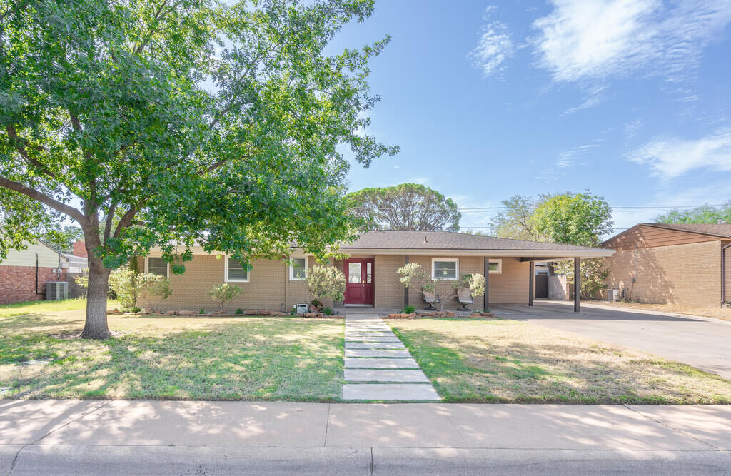 Property Photo:  2005 Douglas Ave  TX 79701 