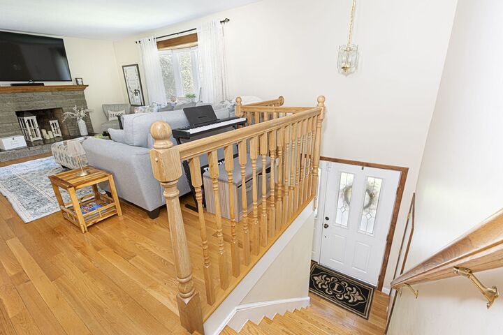Property Photo: 4 Carter Rd MA 01609