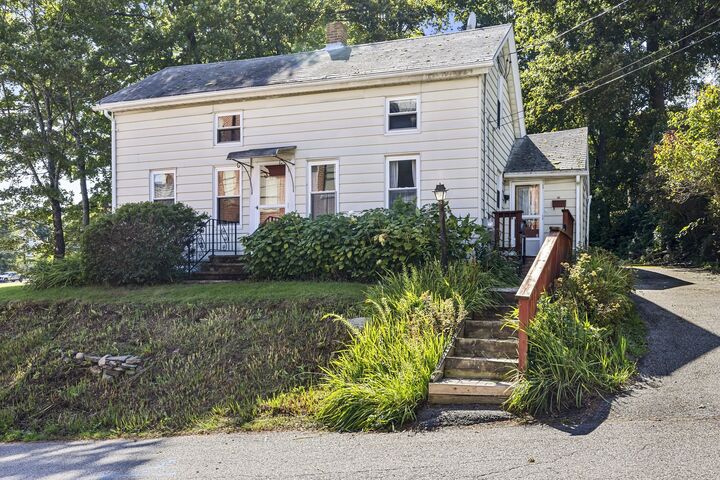 Property Photo:  11 Prospect St  MA 01562 