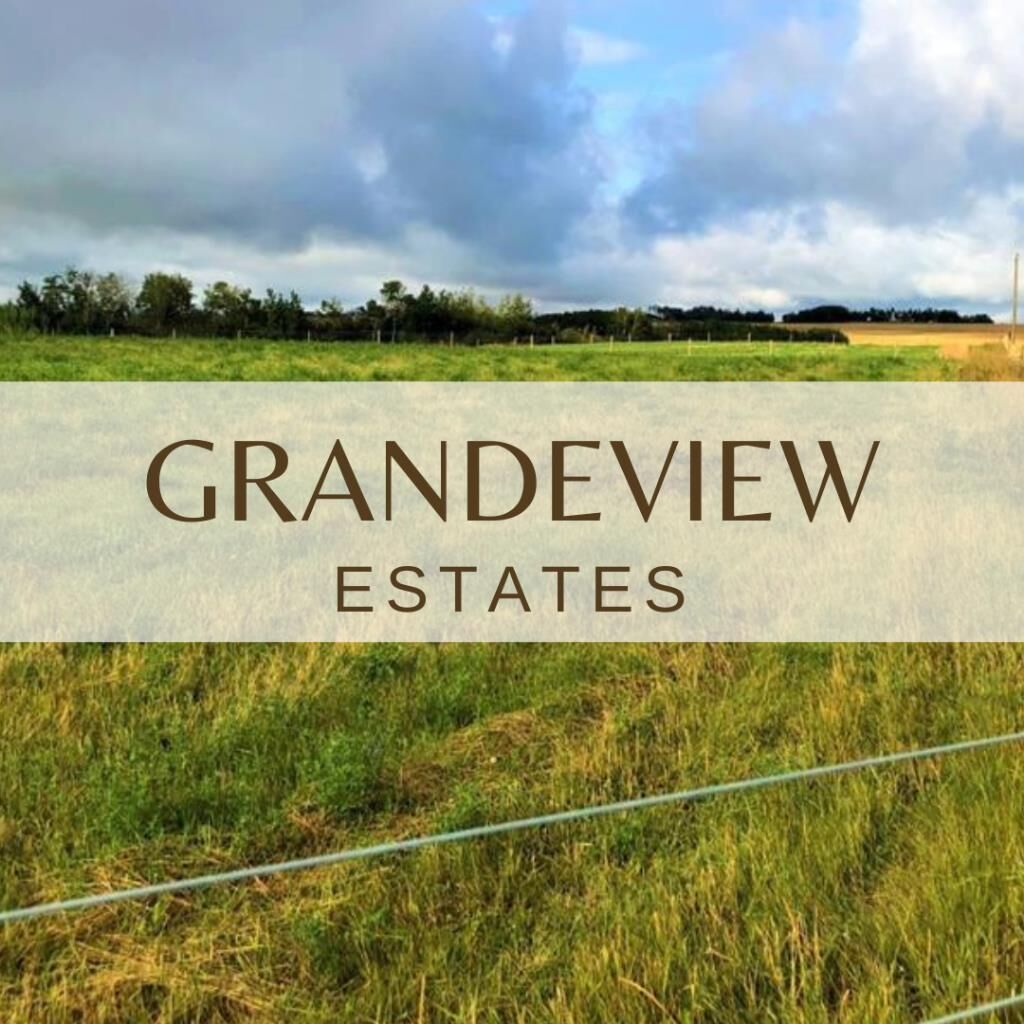Property Photo:  38 713019  Range Road 71  AB T8W 5E9 
