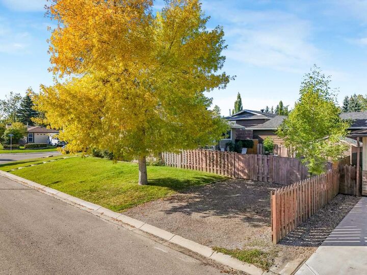 Property Photo: 101 Hodson Way AB T0L 1T1