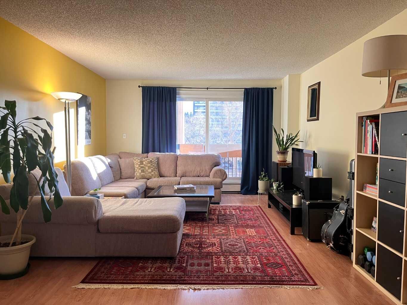 Property Photo: 1033 15 Avenue SW 305 AB T2R 0S5