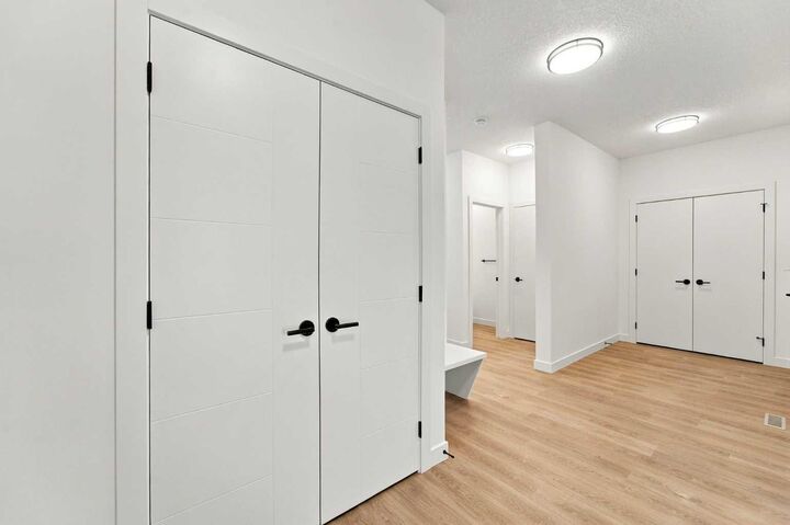 Property Photo: 1489 South Point Villas SW AB T4B 3J5