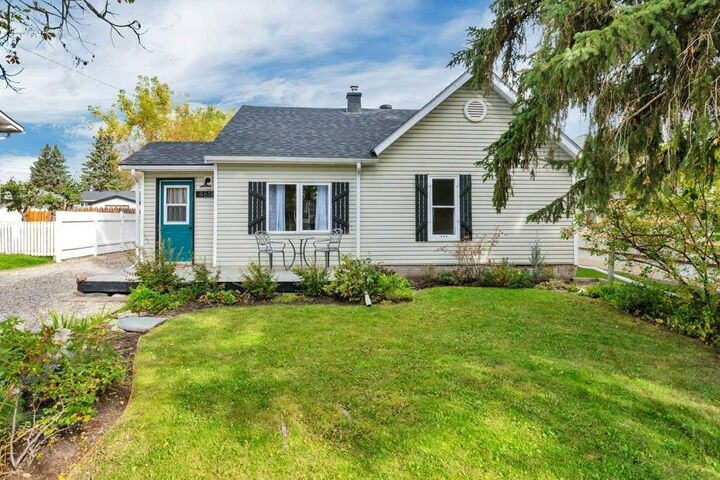 Property Photo:  4618 51 Avenue  AB T0C 2J0 