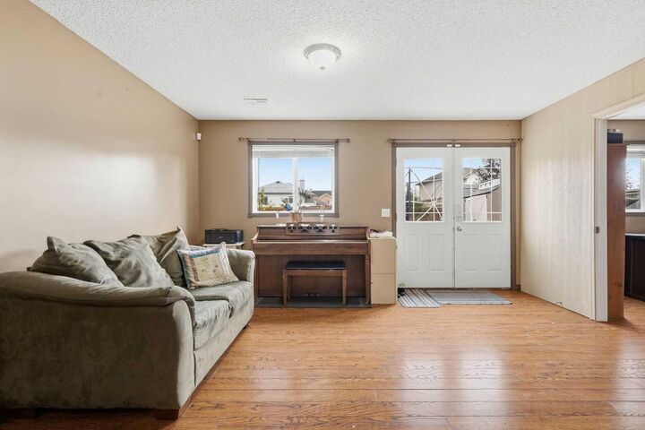 Property Photo: 58 Cimarron Meadows Road AB T1S 1T6