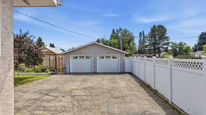 Property Photo:  5709 56 Avenue  AB T4L 1N6 
