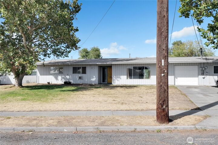 Property Photo:  9023  McConnell Drive A  WA 98837 