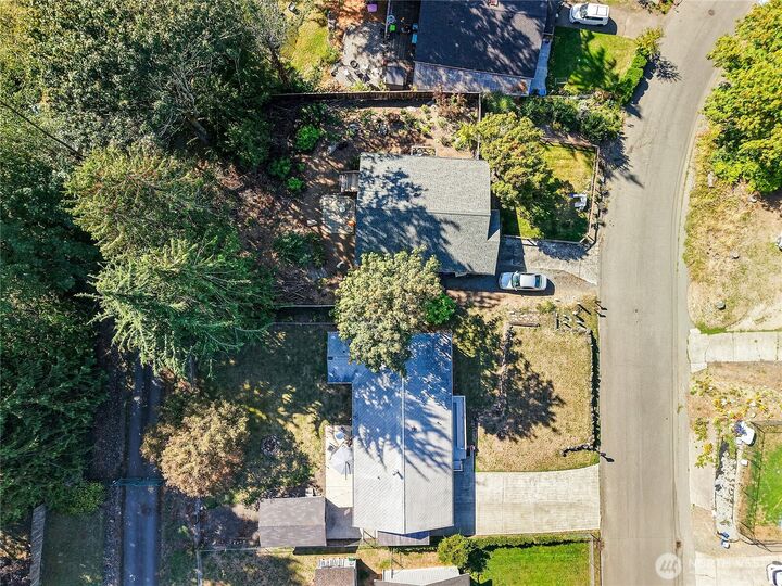 Property Photo: 6910 E Cascade Drive WA 98366