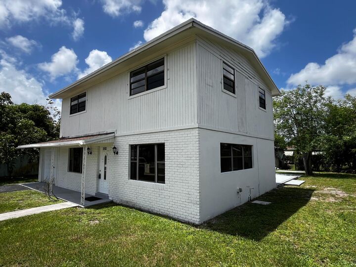 Property Photo:  5163 Marion Place  FL 33407 