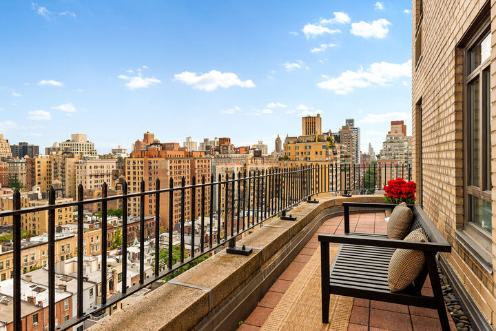 Property Photo:  140 Riverside Drive 17ln  NY 10024 