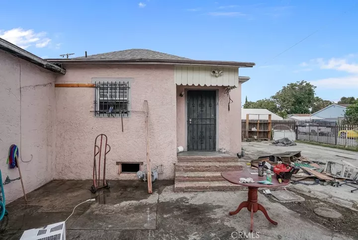 Property Photo:  2424 E 115th  CA 90059 