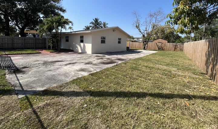 Property Photo: 991 E 20th St FL 33013