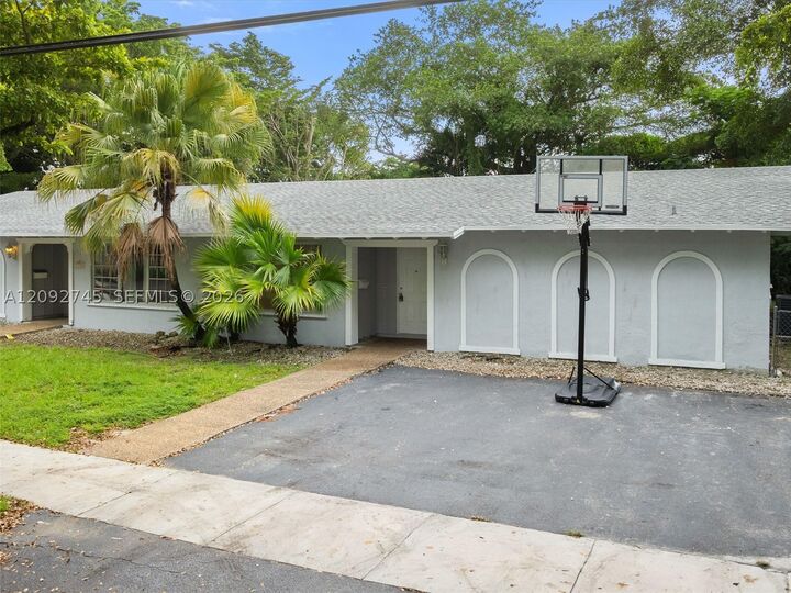 Property Photo:  7752 SW 106th St 7752  FL 33156 